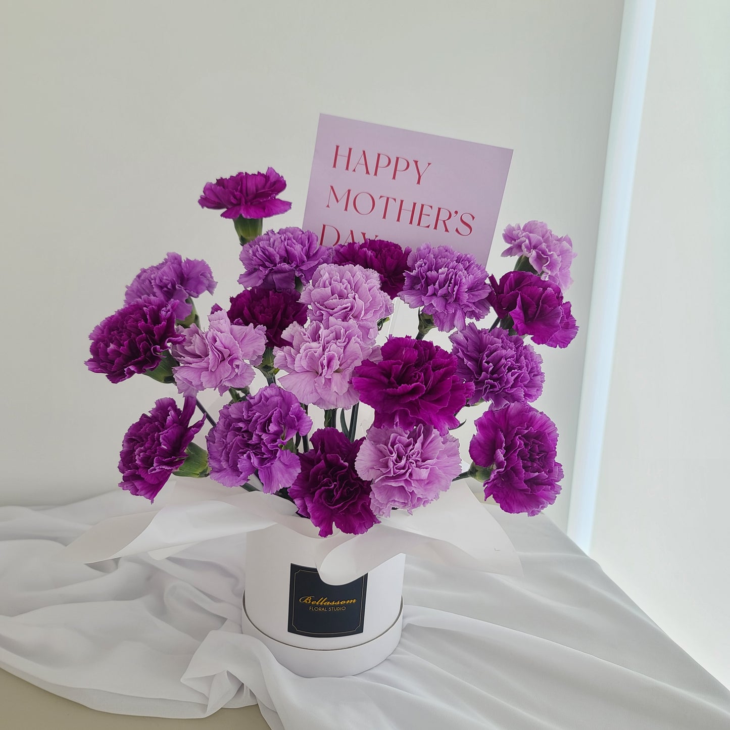 CARNATION BOX