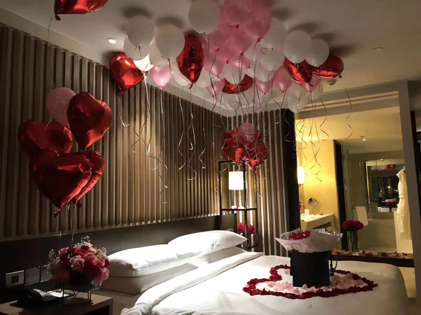 PARTY DECORATION