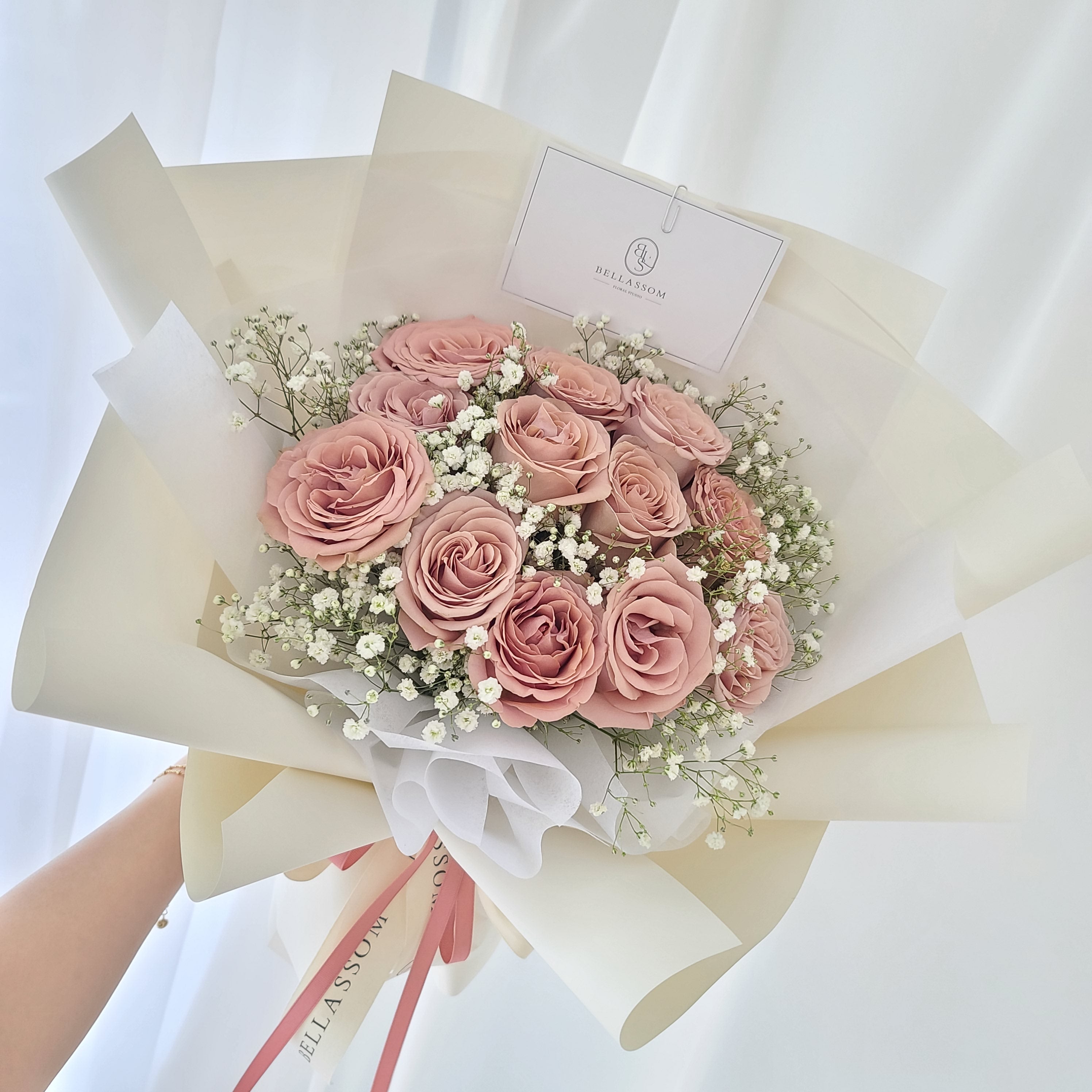 Mochia Roses Mocha Rose with Baby's Breath – BELLASSOM FLORAL STUDIO