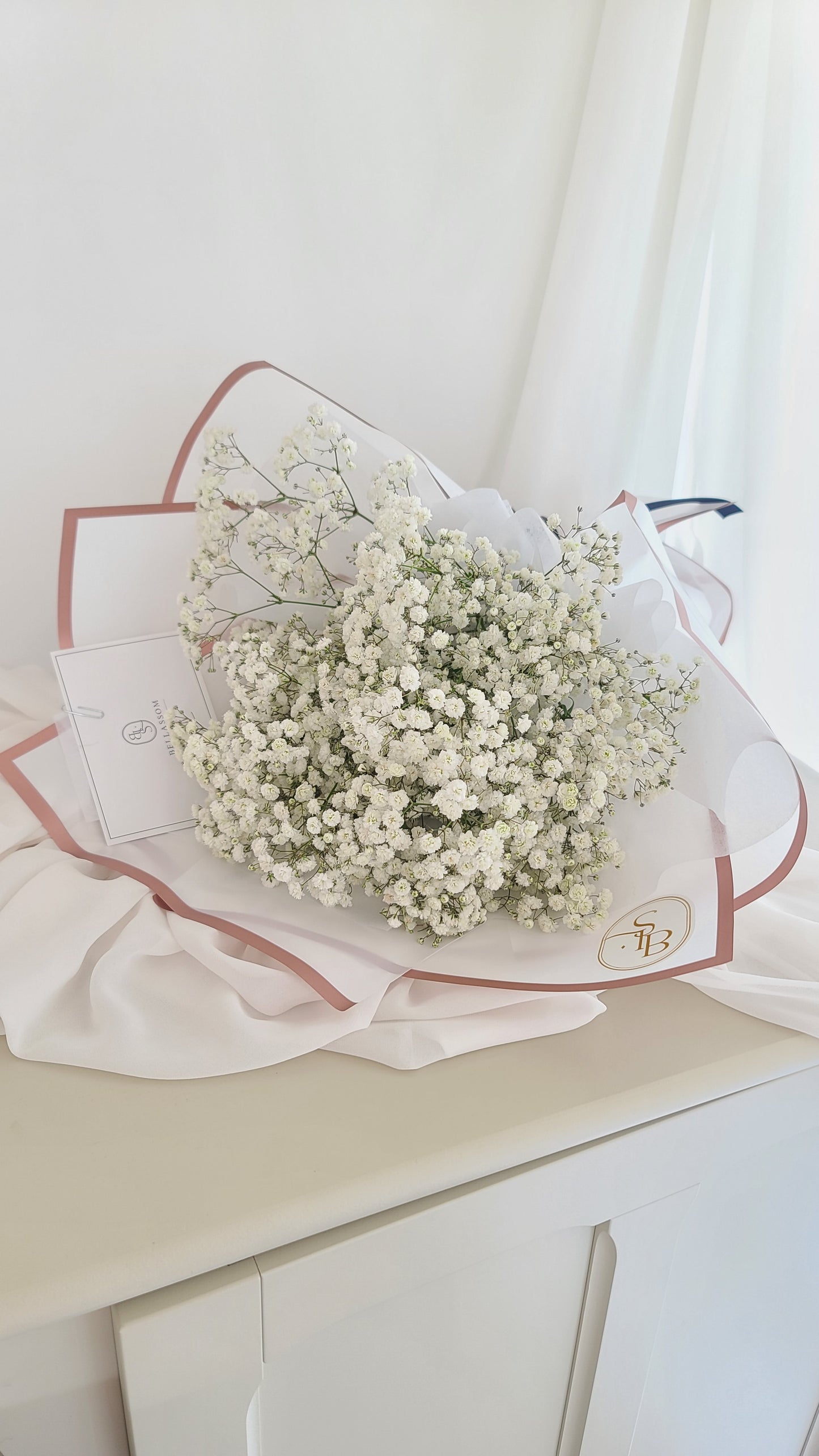 Baby’s Breath (Gypsophila) bouquet in Bellassom’s elegant wrap, perfect for Valentine’s Day, birthdays, or anniversaries, delivery across Vancouver or pick-up from Metrotown