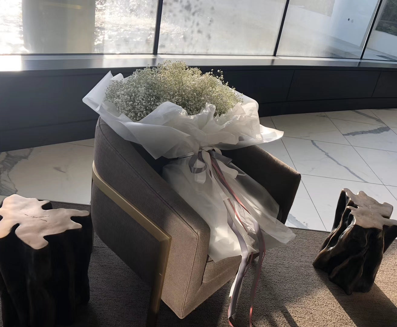 Giant Baby’s Breath bouquet in Bellassom’s elegant wrap, perfect for Valentine’s Day, birthdays, or grand romantic gestures, delivery across Vancouver or pick-up from Metrotown