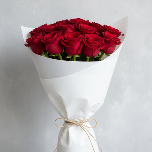 Essential 12 Rose Bouquet