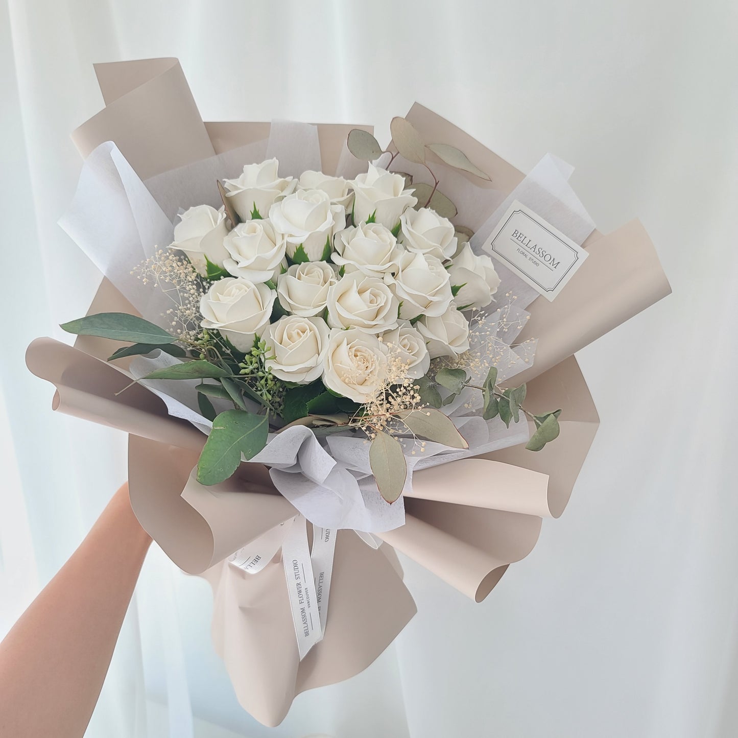 WHITE ROSE BOUQUET