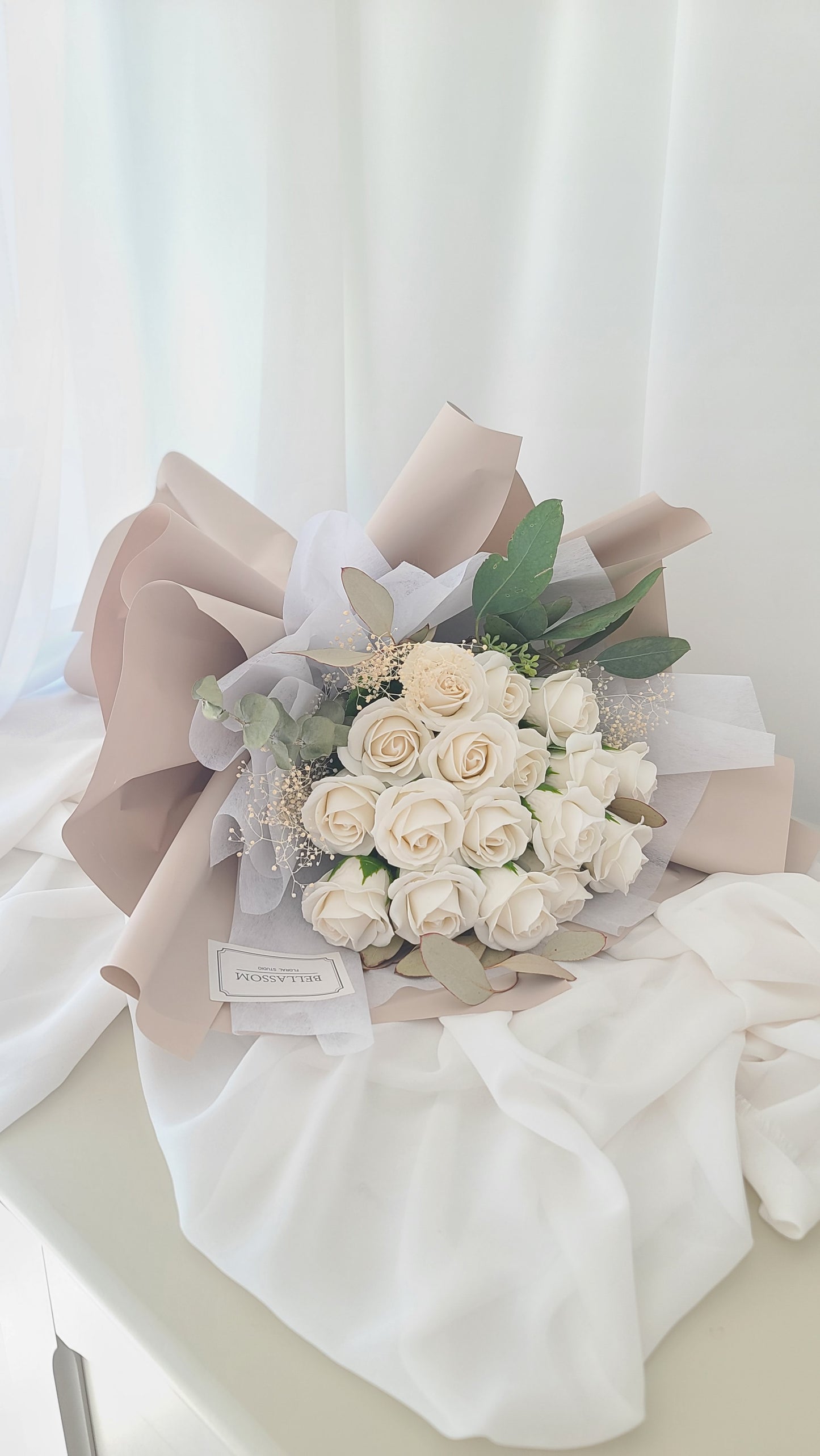 WHITE ROSE BOUQUET